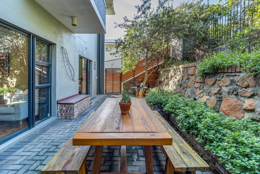To Let 2 Bedroom Property for Rent in Vredehoek Western Cape